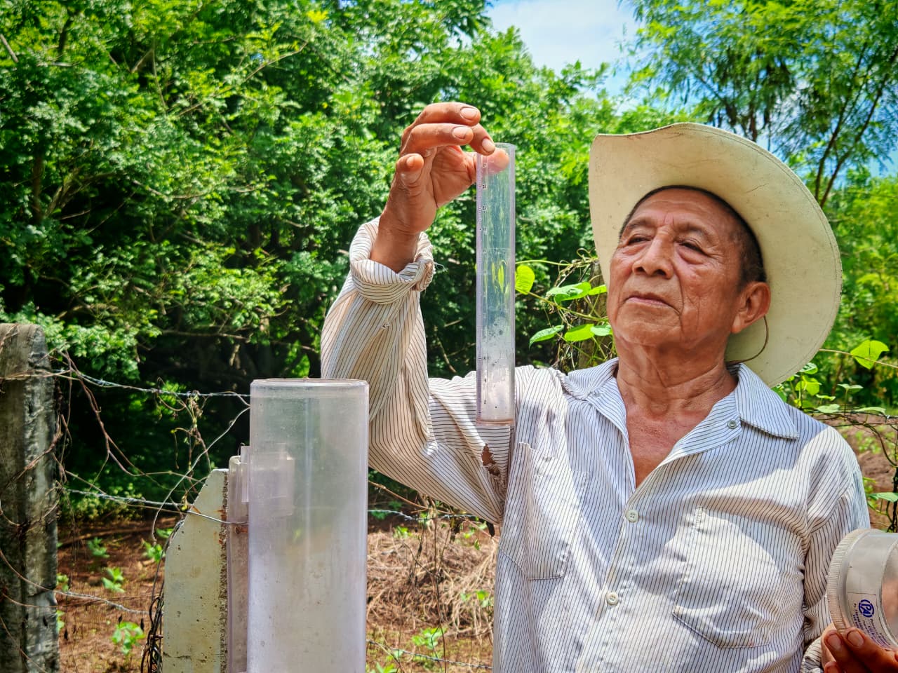 750d149b35ab-Ismael_Beltrán__agricultor_y_monitor_comunitario_variable_precipitaciones_